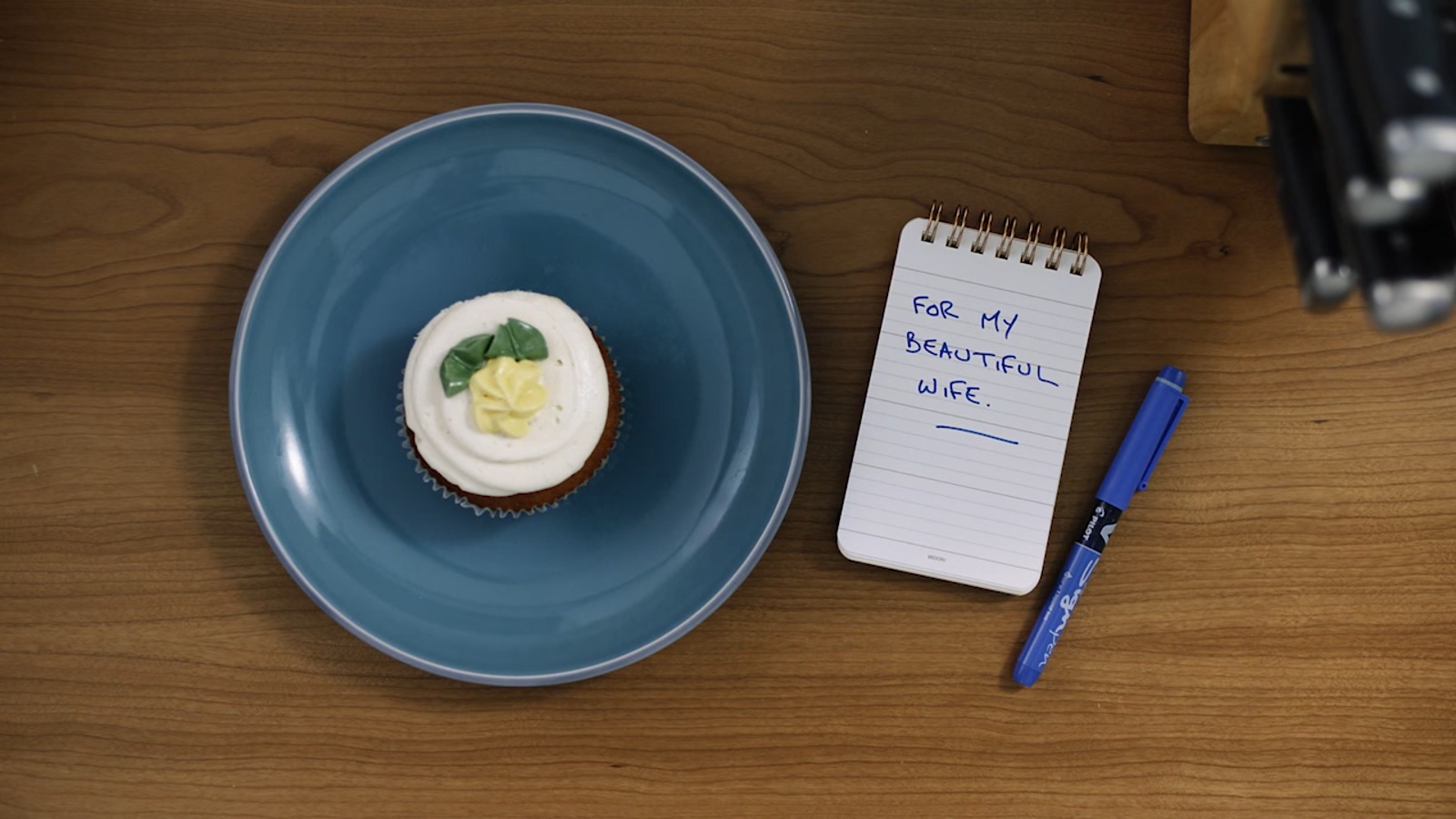 Canadian Store Reminds Us That There Is Love in Hand-Written Notes