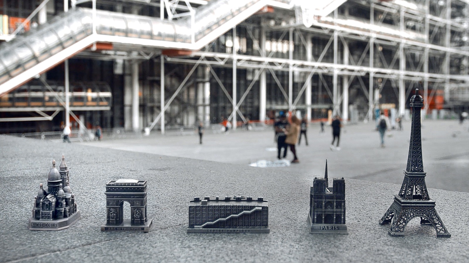 #TBT: How Pompidou Souvenirs Flooded the City of Paris